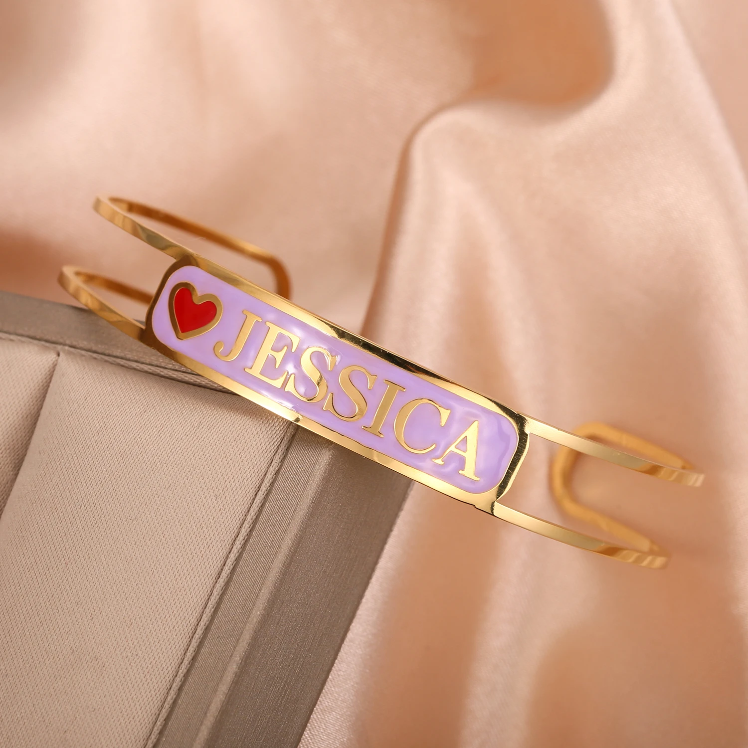 Браслет-оберег из эмали Qitian с вашим именем, персонализированный именной браслет из нержавеющей стали для женщин, цветной ювелирный подарок