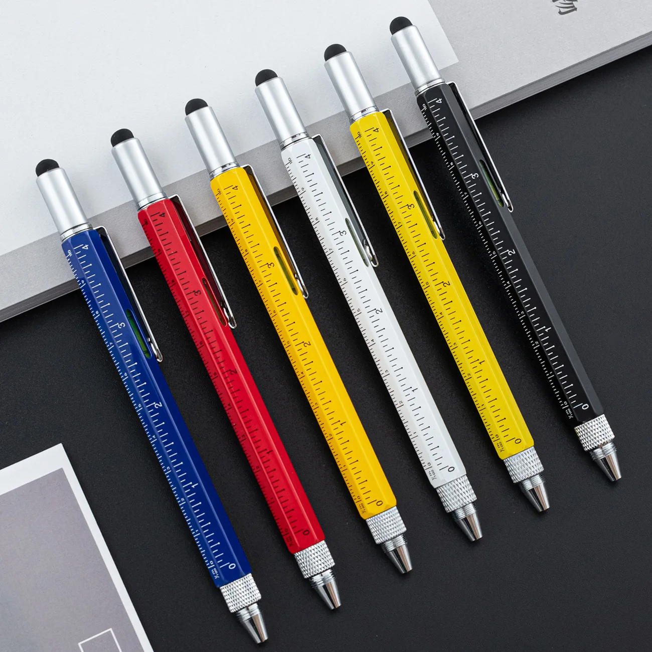Многофункциональная ручка Шариковая ручка Отвертка Конструкция уровня Емкостный сенсорный экран Линейка Рабочий функциональный инструмент для вывесок 5 цветов