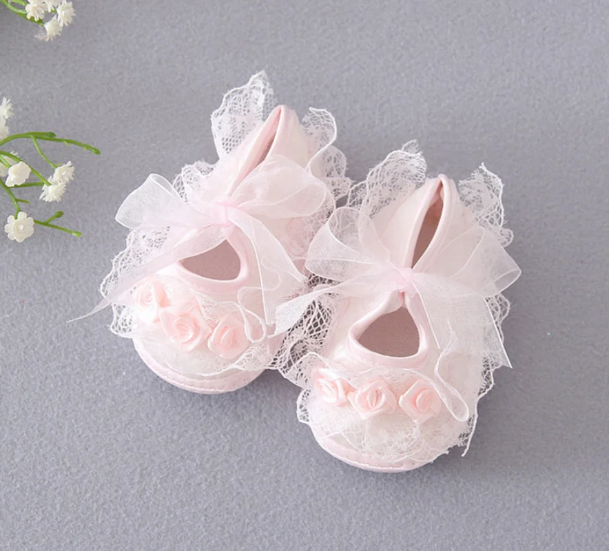 Обувь для маленьких девочек, первые ходунки, кружевная обувь с цветочным рисунком для новорожденных, обувь принцессы для малышей, детская обувь для девочек, вечеринка